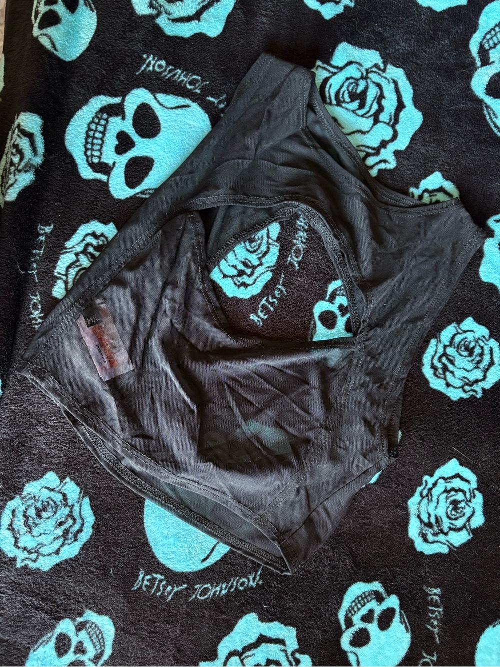 Black Women’s Crop Top -